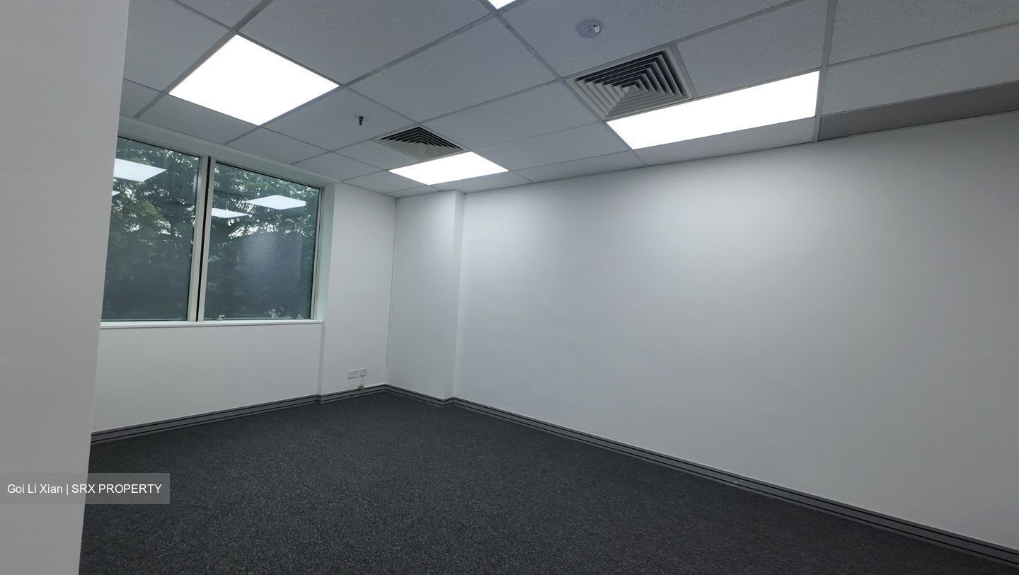 Clementi Loop (D5), Warehouse #593333721